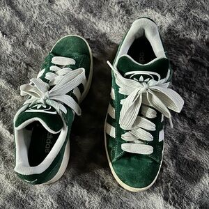 Adidas Campus sneakers EUC vibrant green 8.5 men/10 women’s